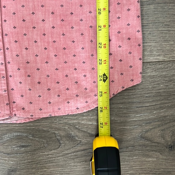 Old Navy Casual Short Sleeve Button Down Shirt - Picture 6 of 7